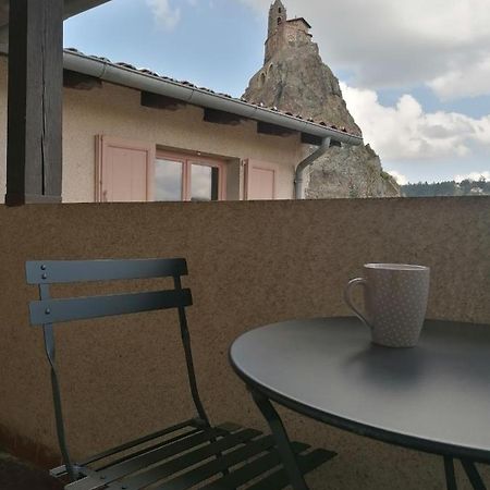 Studio Avec Balcon Au Pied Du Rocher D'Aiguilhe Apartment Le Puy-en-Velay Bagian luar foto