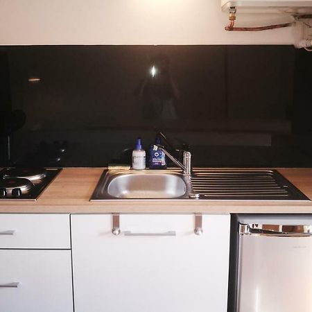 Studio Avec Balcon Au Pied Du Rocher D'Aiguilhe Apartment Le Puy-en-Velay Bagian luar foto
