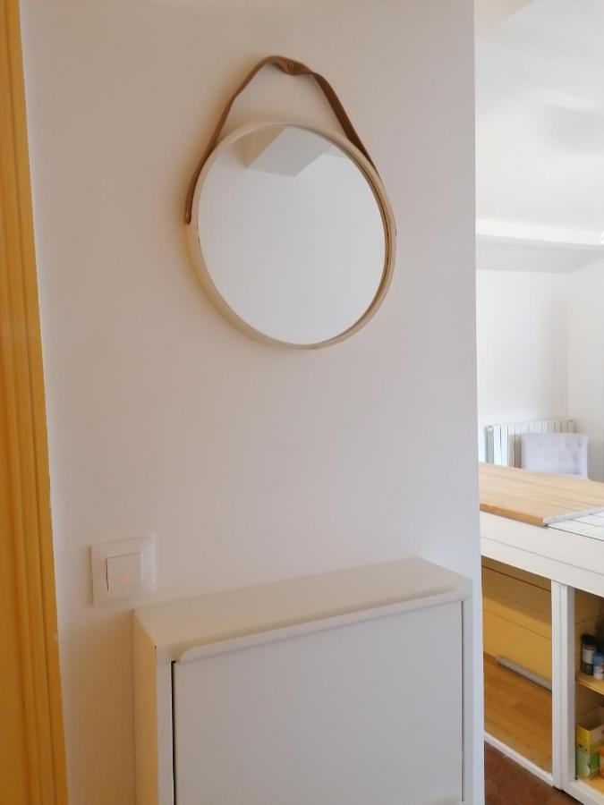 Studio Avec Balcon Au Pied Du Rocher D'Aiguilhe Apartment Le Puy-en-Velay Bagian luar foto